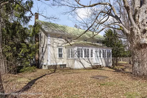 24 Schmidt Rd, Ghent, NY 12075