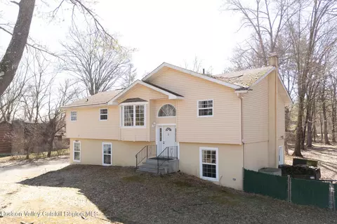 212 Rhinecliff Rd, Rhinebeck, NY 12572