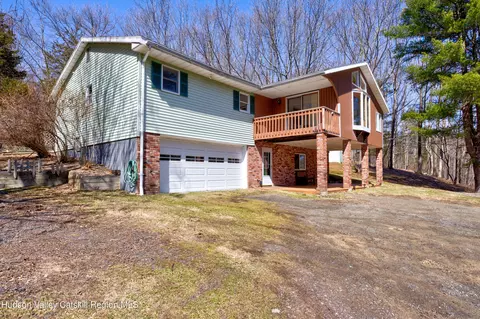 524 Angel Hill Rd, Chatham, NY 12037