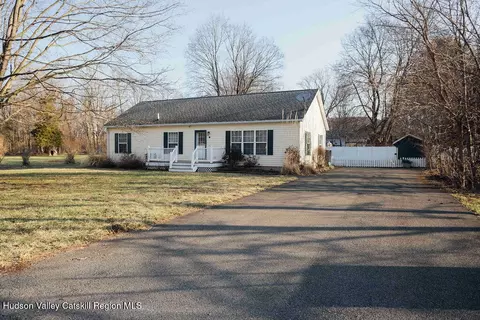 42 Elting Rd, Catskill, NY 12414