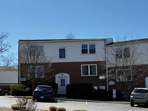 9 Huguenot St #6, New Paltz, NY 12561