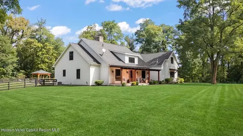 5988 New York 9h, Hudson, NY 12534