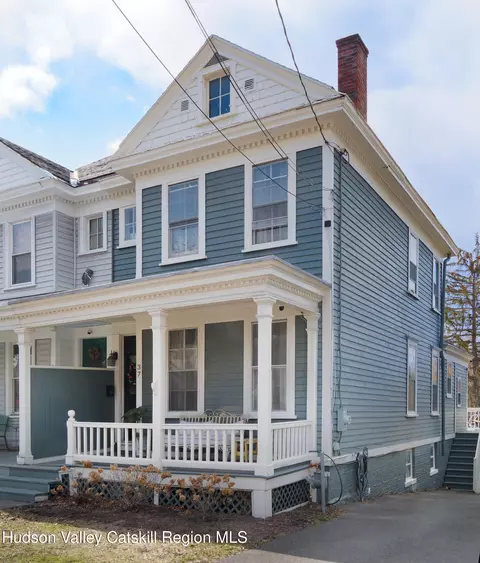 37 Worth Ave, Hudson, NY 12534
