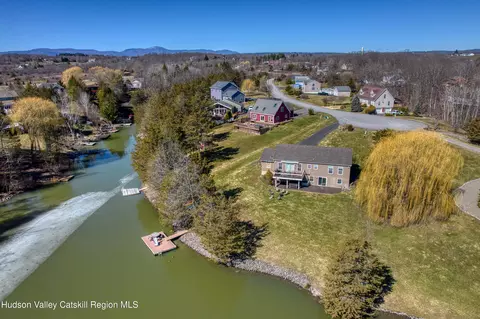 70 Travis Pl, Athens, NY 12015