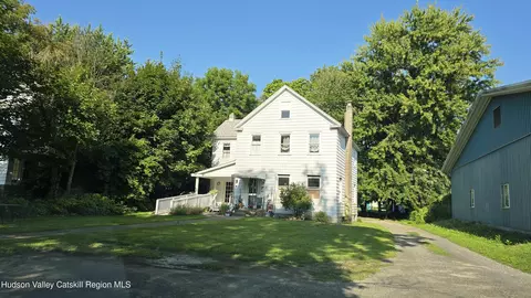 110 Hudson Ave, Chatham, NY 12037