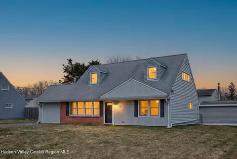 38 Dunwoodie Dr, Kingston, NY 12401