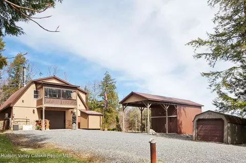 380 Mallon Rd, Fultonham, NY 12071