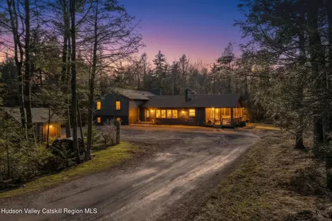 137 Mountain Brook Rd, Tannersville, NY 12485