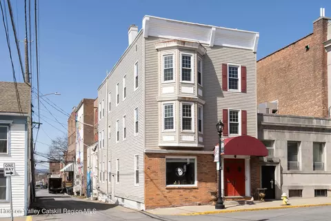 11 S South 6th St, Hudson, NY 12534