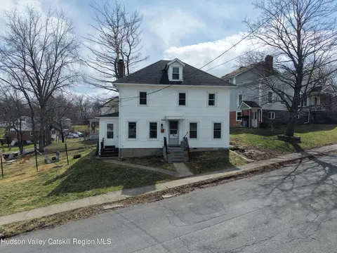 54 Church St, Coxsackie, NY 12051