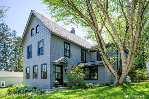 28 Hudson St, Kinderhook, NY 12106