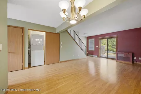 Living - 10 Minuteman Ct, Clifton Park, NY 12065 photo 1 of 6
