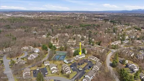View/Area - 10 Minuteman Ct, Clifton Park, NY 12065 photo 3 of 4