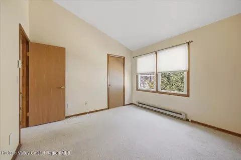 Bedroom - 10 Minuteman Ct, Clifton Park, NY 12065 photo 4 of 4