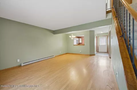 Living - 10 Minuteman Ct, Clifton Park, NY 12065 photo 4 of 6