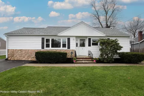 11 Mountain View Ave, Saugerties, NY 12477