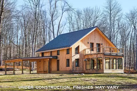 15 Manor Falls Dr, Livingston Manor, NY 12758