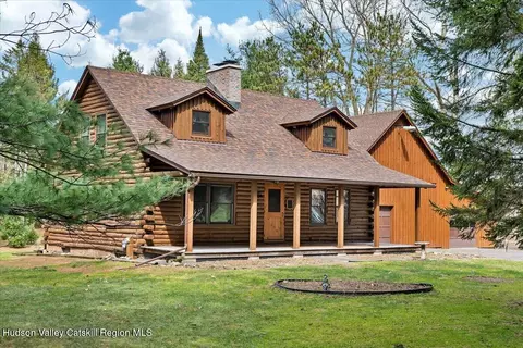 2213 Us 9, Kinderhook, NY 12106