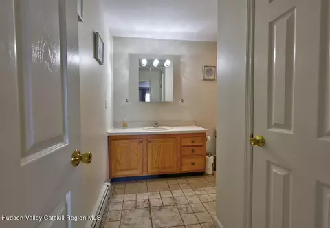 Entry Way - 14 Durham Woods Rd, Durham, NY 12422 photo 3 of 4