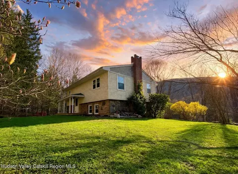 10 Norman Rd, Shandaken, NY 12480