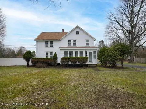 209 Parker Hall Rd, Valatie, NY 12184