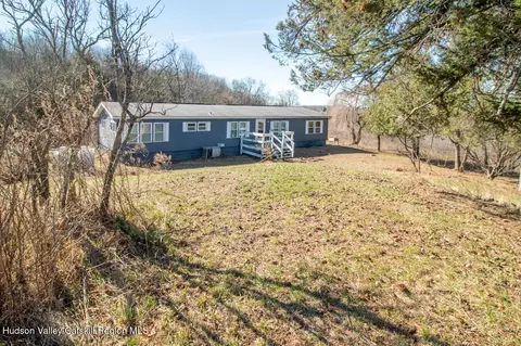 223 Plattekill Rd, Marlboro, NY 12542