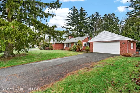 38 Broad St, West Hurley, NY 12491