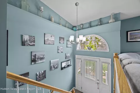 Entry Way - 69 Ridge Rd, Wallkill, NY 12589 photo 3 of 5