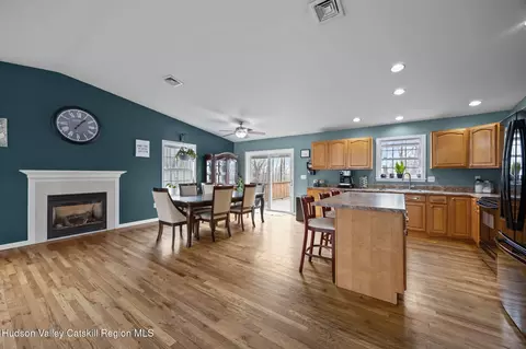 Entry Way - 69 Ridge Rd, Wallkill, NY 12589 photo 1 of 5