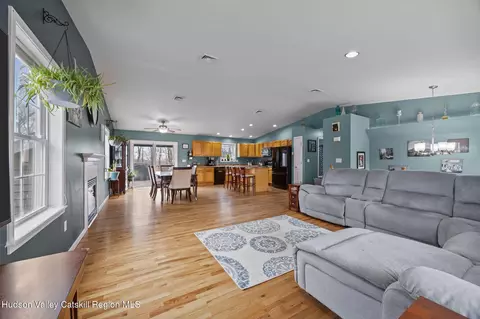 Entry Way - 69 Ridge Rd, Wallkill, NY 12589 photo 2 of 5