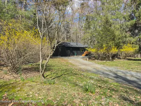 16 Burpo Ln, Kerhonkson, NY 12446