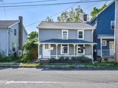 26 Russell St, Saugerties, NY 12477