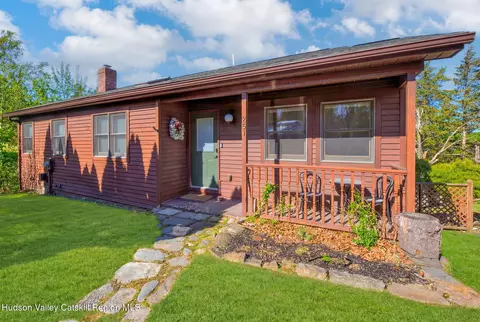 251 Sleepy Hollow Rd, Athens, NY 12015