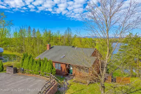 251 Sleepy Hollow Rd, Athens, NY 12015