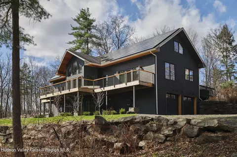 592 Swartekill Rd, New Paltz, NY 12561