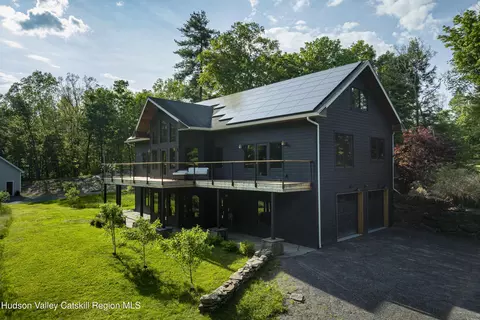 592 Swartekill Rd, New Paltz, NY 12561