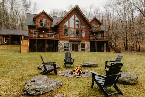 249 Woodstone Trl, White Lake, NY 12786