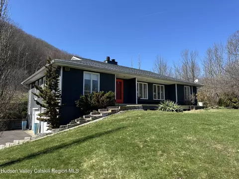 539 County Route 5a, New Lebanon, NY 12125