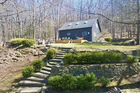 410 Roaring Brook Ln, Fleischmanns, NY 12430