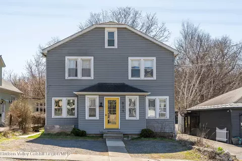 825 Union St, Hudson, NY 12534