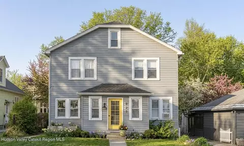 825 Union St, Hudson, NY 12534