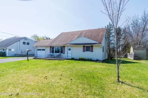 50 Vestal Hills Dr, Kingston, NY 12401