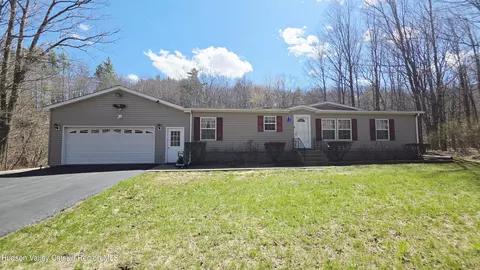 141 Old S Durham Hwy, Acra, NY 12405