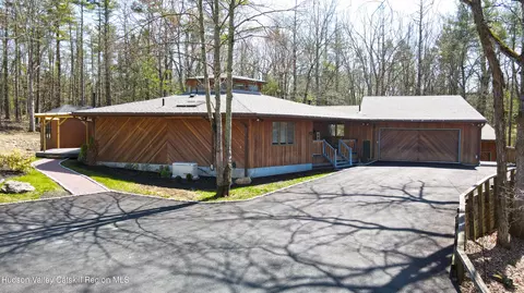 93 Phillips Rd, Saugerties, NY 12477