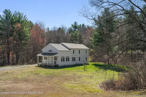 118 Hennett Rd, Valatie, NY 12184