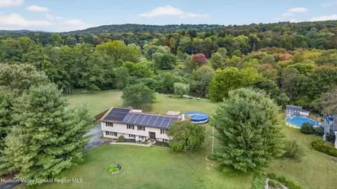 43 Heritage Rd, Clinton Corners, NY 12514