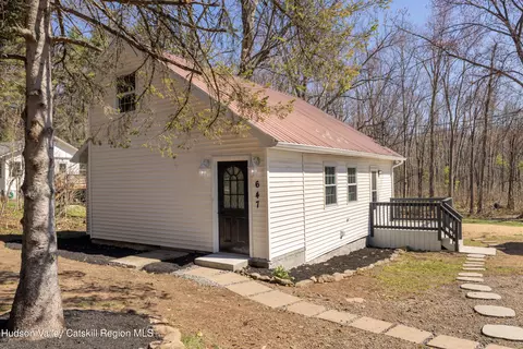 647 Hickory Bush Rd, Kingston, NY 12401