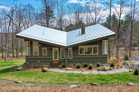 780 Oakwood Cir, Stone Ridge, NY 12484