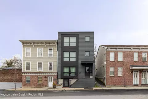 352 Columbia St, Hudson, NY 12534