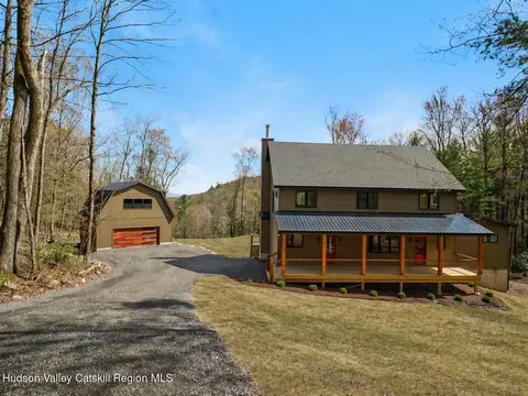 30 Dymond Rd, Kerhonkson, NY 12446